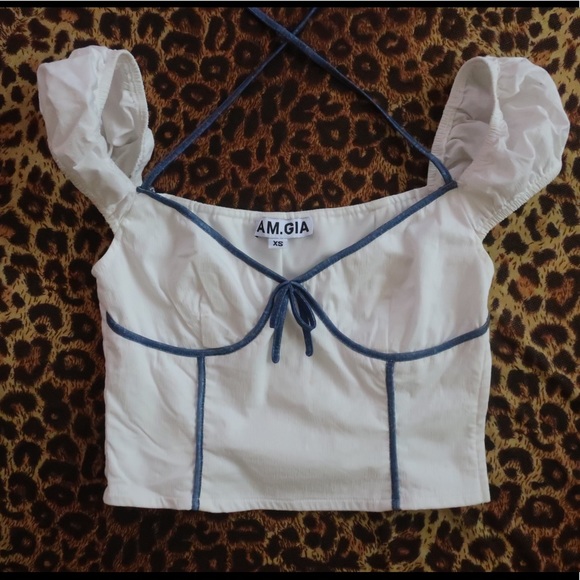 I am Gia crop top - Picture 2 of 4